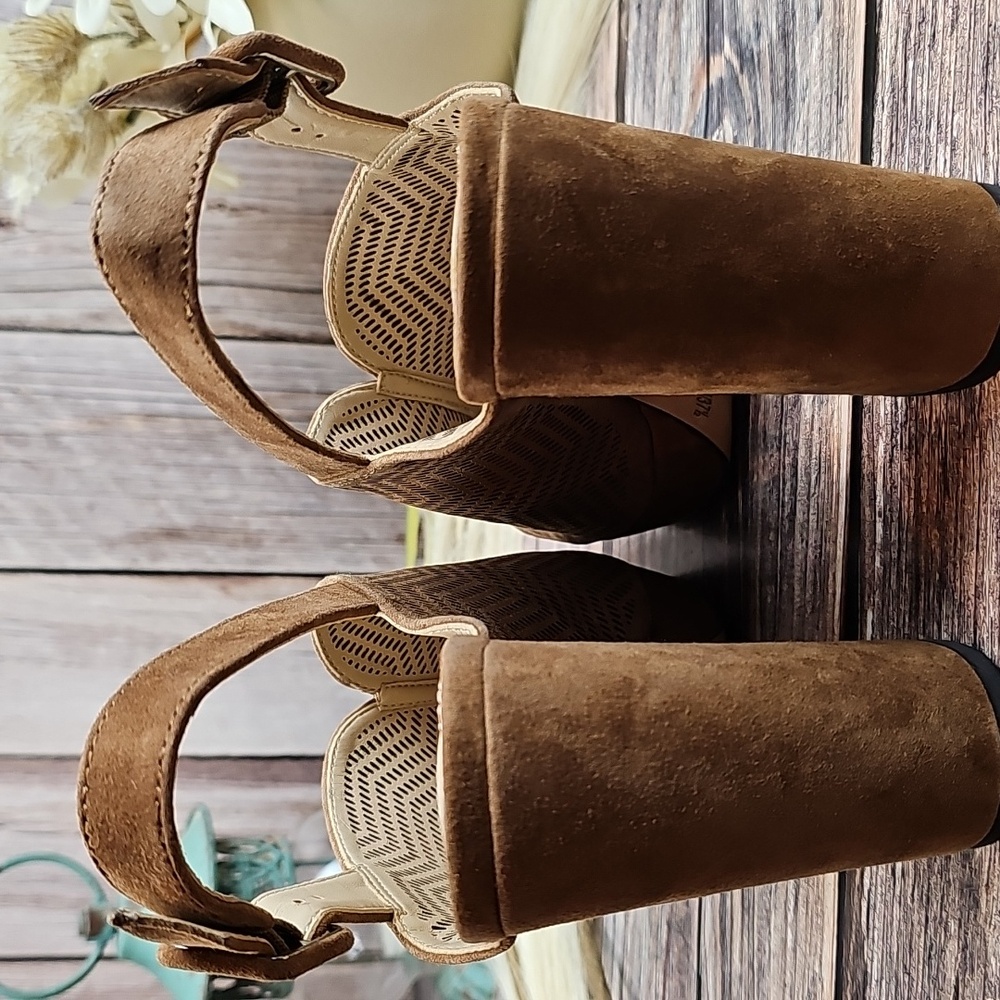 NIB VINCE CAMUTO VV-JENSEYA SEED BROWN PEEP-TOE PERFORATED BOOTIE SANDAL - Picture 4 of 12